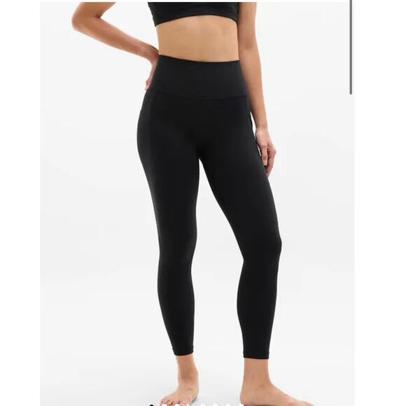 NWOT Athleta Stash Salutation High Rise 7/8 Black TIght / Leggings Small PETITE - Picture 1 of 10